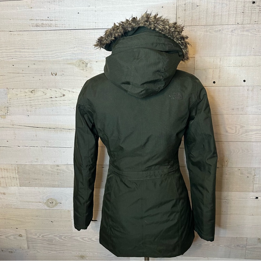 The North Face WOMEN’S MAUNA KEA PARKA
Green - Picture 8 of 16